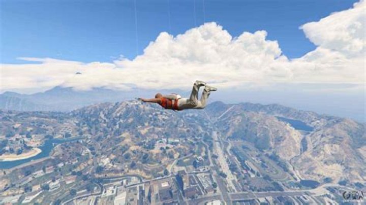 How to equip parachute gta 5