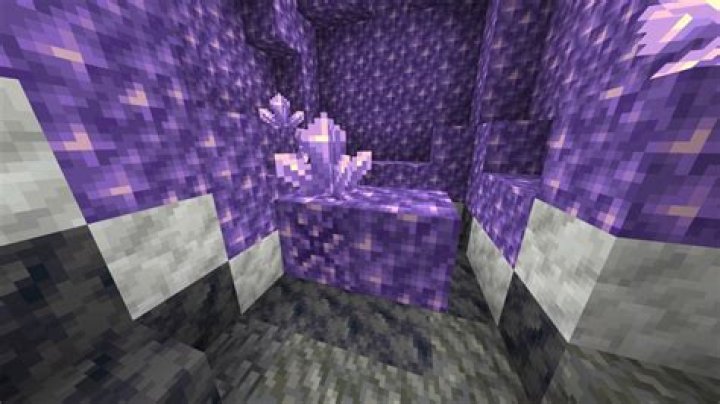 What can you use amethyst for in minecraft